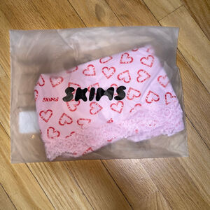 Skims Fits Everyone Lace Cami and Short L Candy Heart Marble Print SKU707